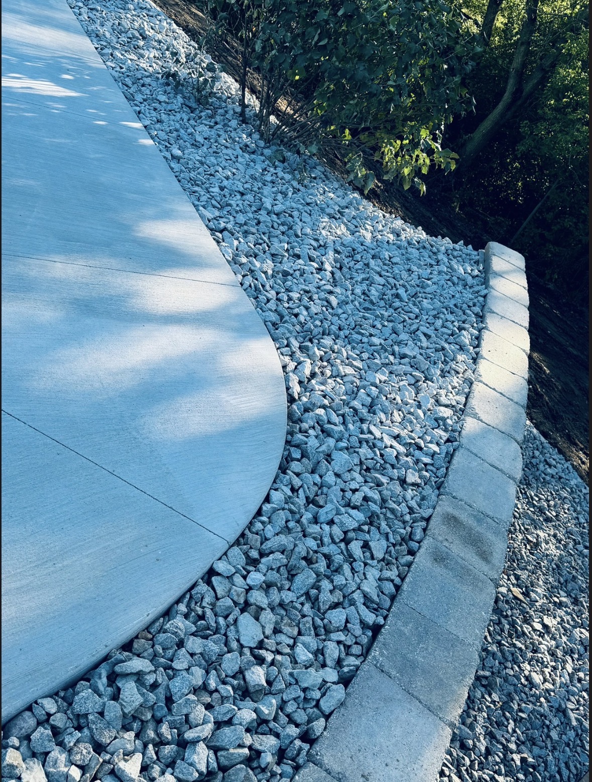 Curved paver edging